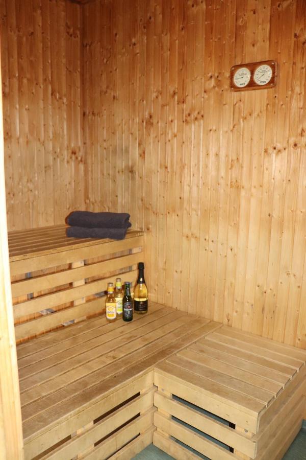 Boras Camping & Vandrahem Bagian luar foto