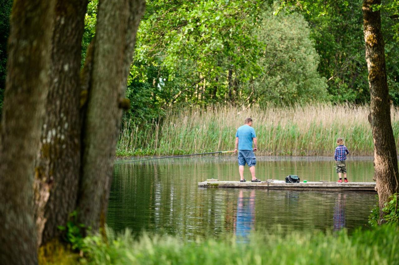 Boras Camping & Vandrahem Bagian luar foto